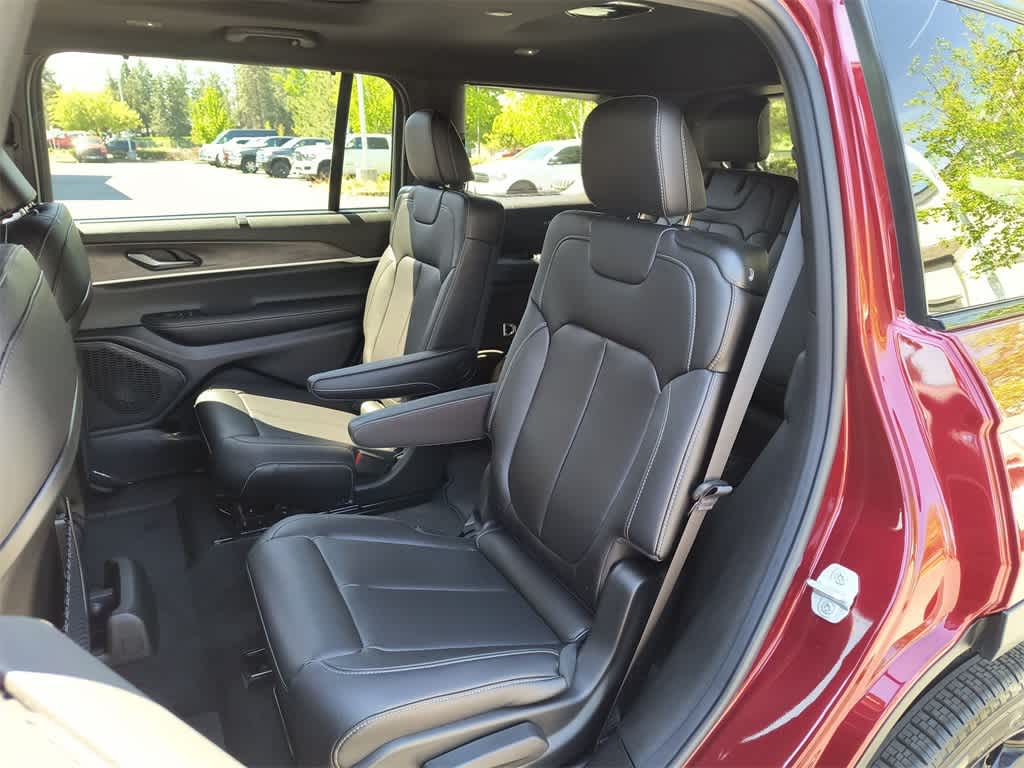 2025 Jeep Grand Cherokee L Limited Edition 23