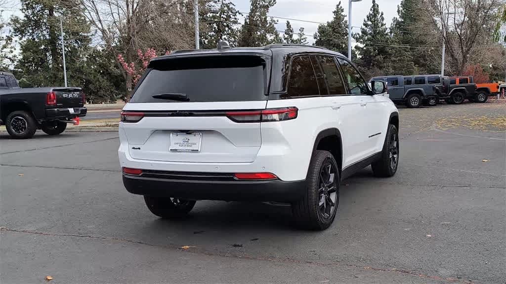 Thumbnail: 2025 Jeep Grand Cherokee - 8