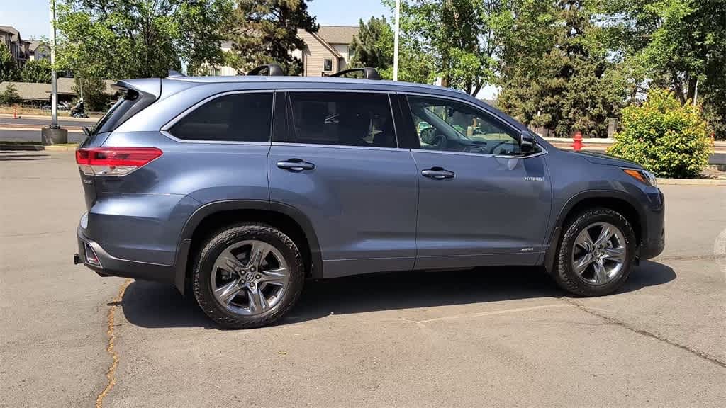 Thumbnail: 2017 Toyota Highlander - 2