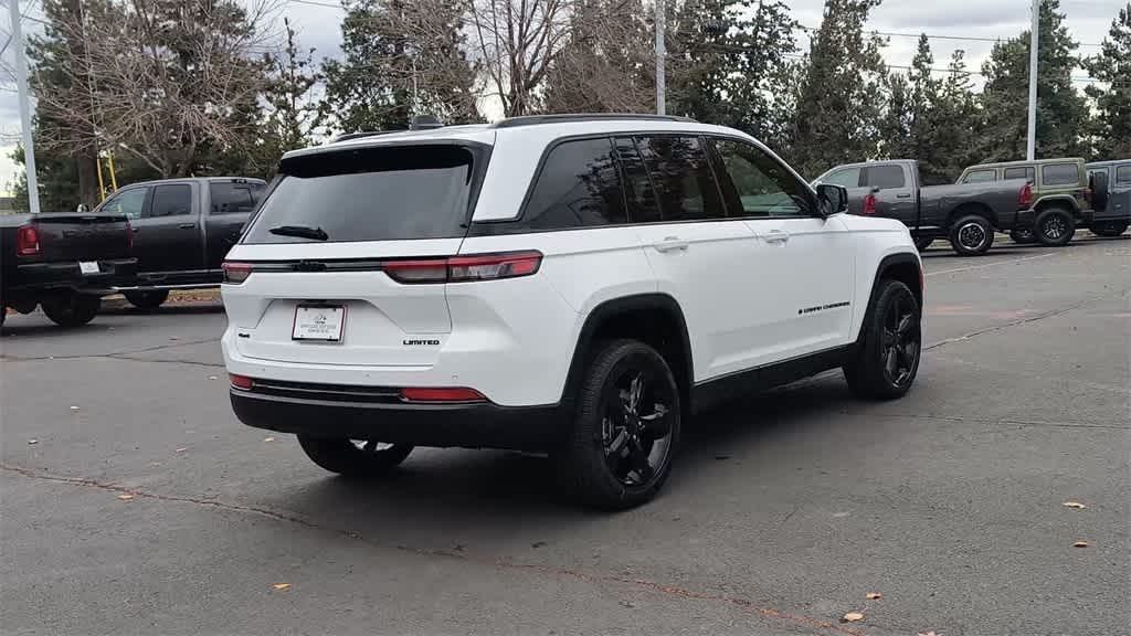 Thumbnail: 2025 Jeep Grand Cherokee - 8