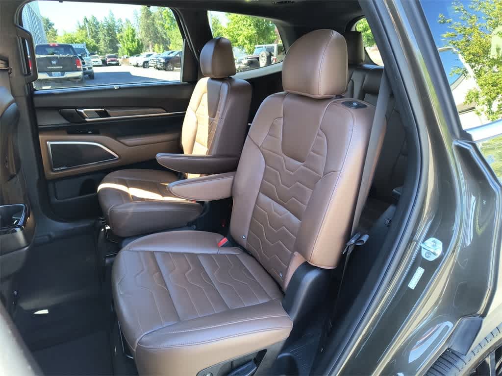 Thumbnail: 2021 Kia Telluride - 23