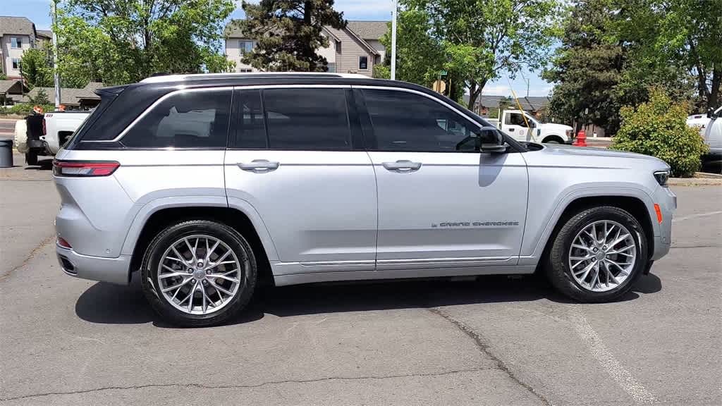 2022 Jeep Grand Cherokee Summit 4xe 9
