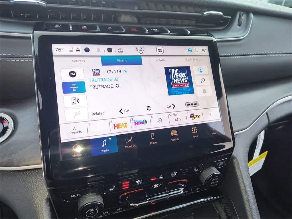 Thumbnail: 2025 Jeep Grand Cherokee - 16