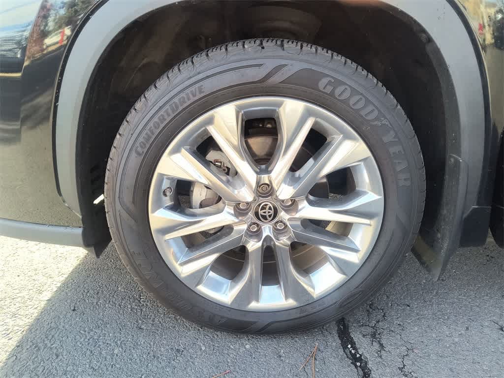 Thumbnail: 2020 Toyota Highlander - 10