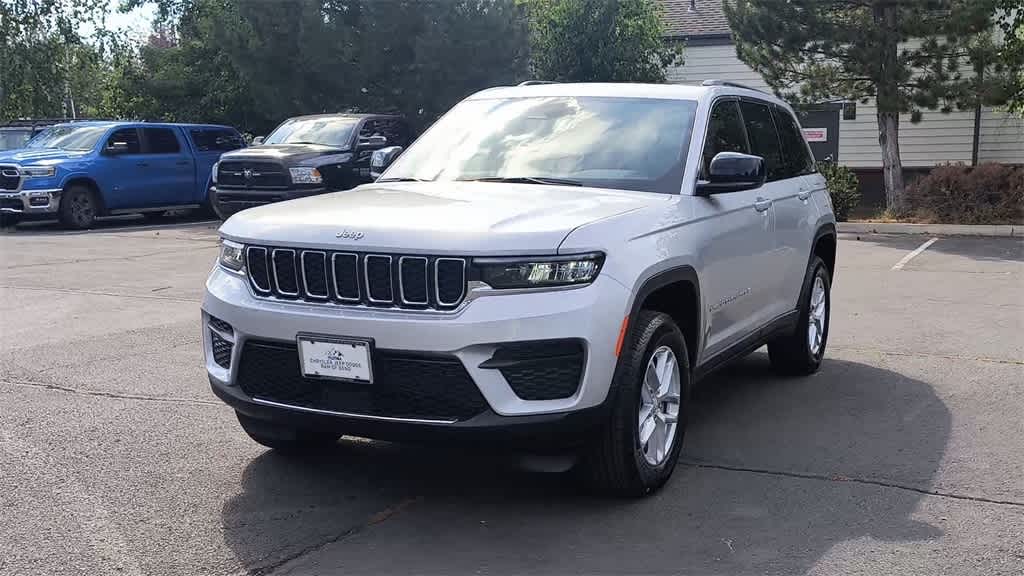 Thumbnail: 2025 Jeep Grand Cherokee - 4