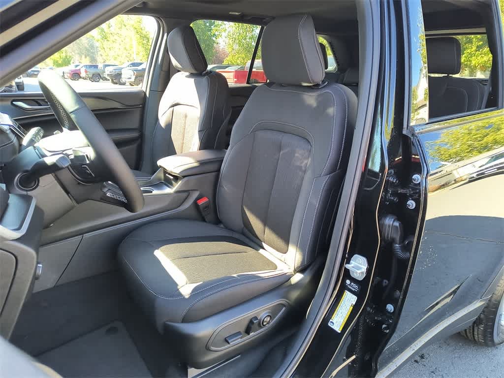 Thumbnail: 2025 Jeep Grand Cherokee - 11