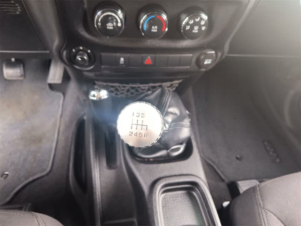 Thumbnail: 2013 Jeep Wrangler - 19