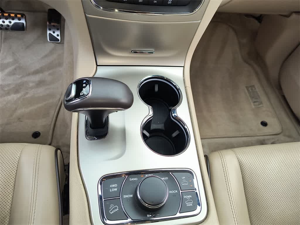 Thumbnail: 2015 Jeep Grand Cherokee - 20