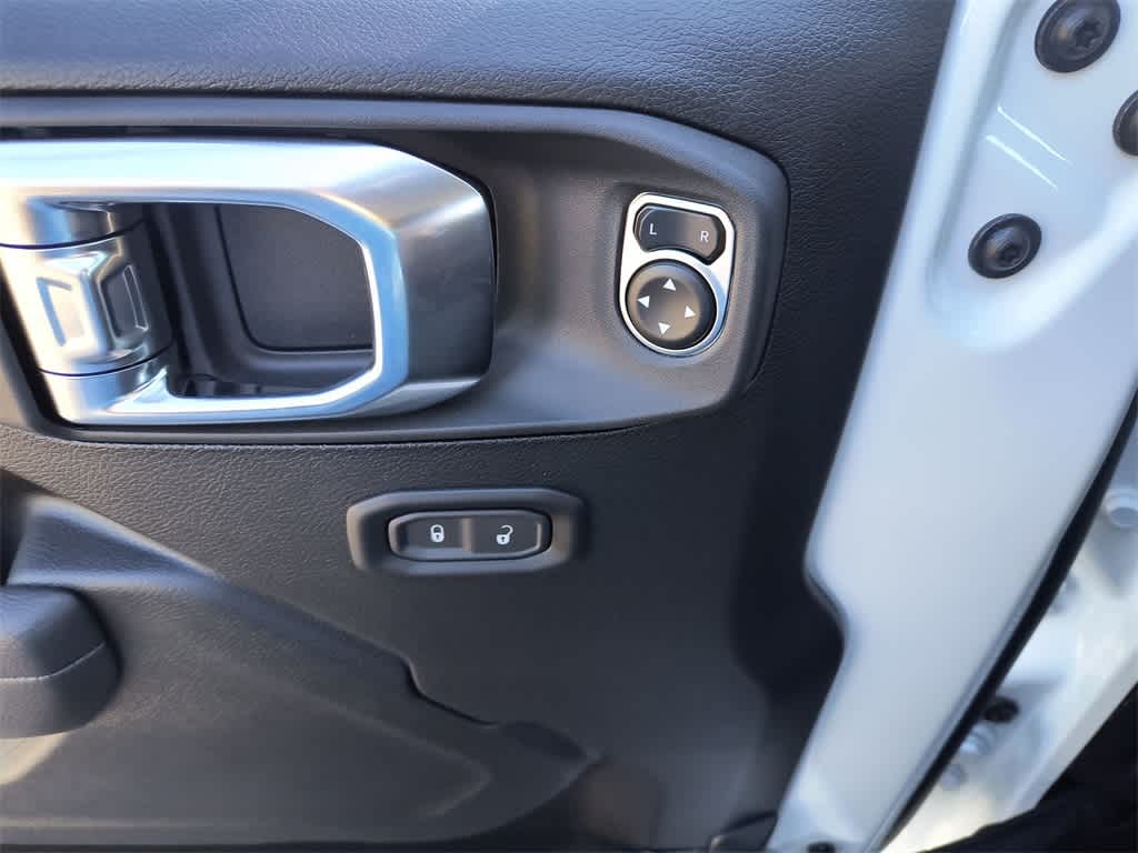 Thumbnail: 2025 Jeep Gladiator - 13