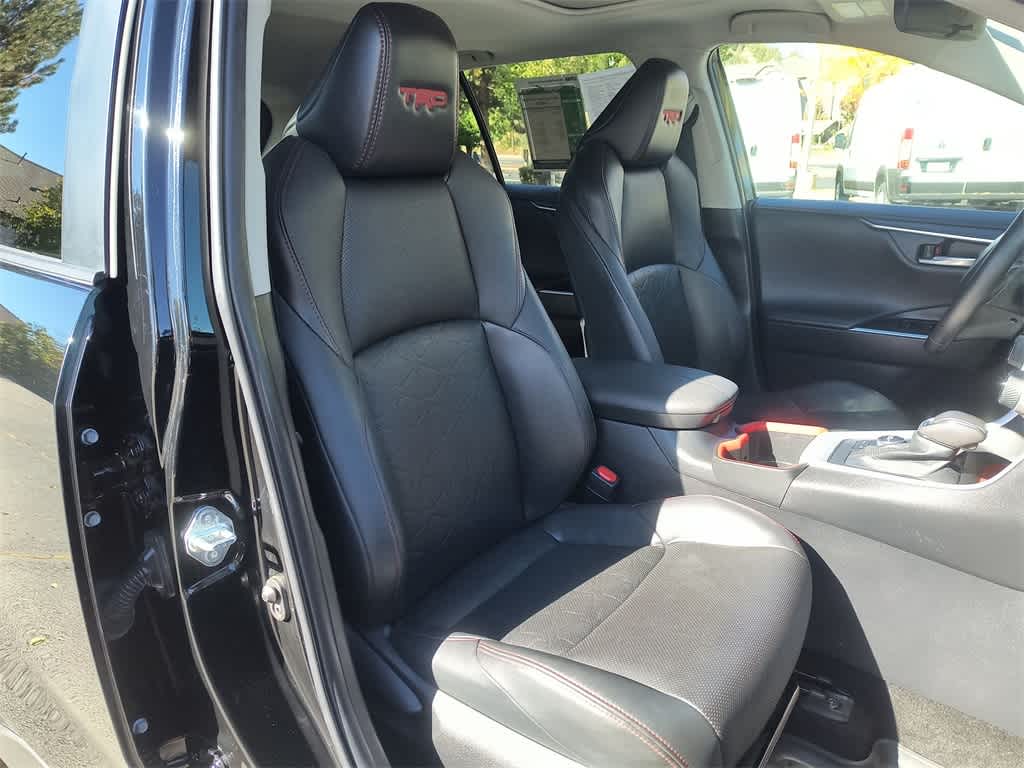 Thumbnail: 2022 Toyota RAV4 - 24