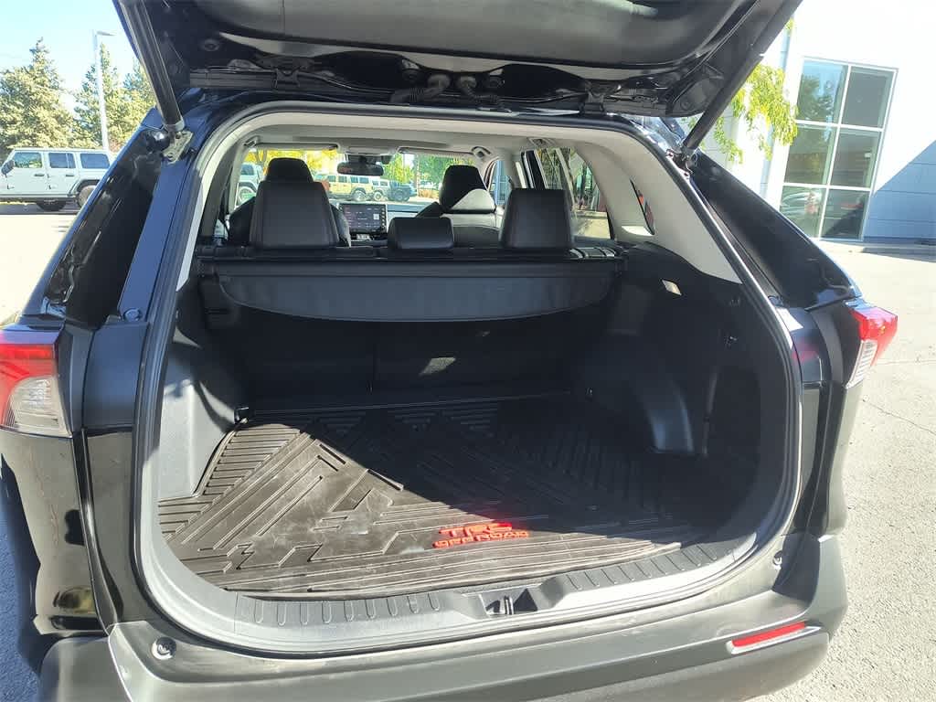 Thumbnail: 2022 Toyota RAV4 - 23