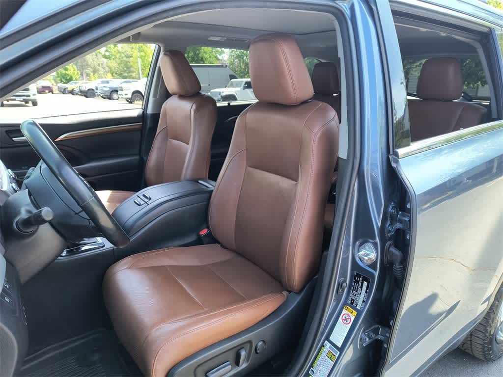 Thumbnail: 2017 Toyota Highlander - 11