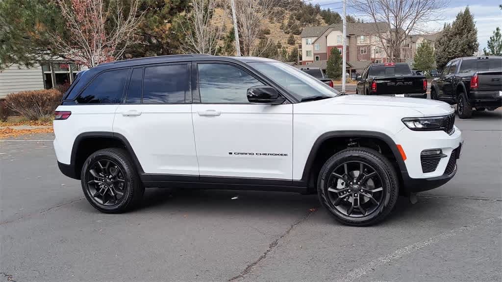 Thumbnail: 2025 Jeep Grand Cherokee - 2