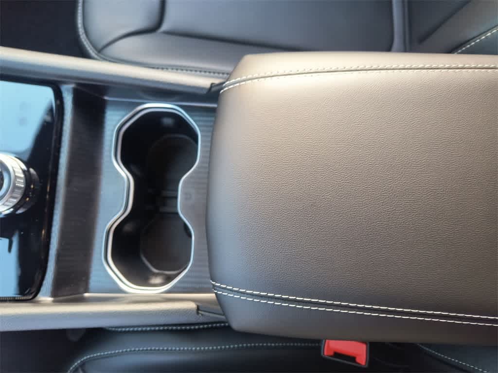 Thumbnail: 2025 Jeep Grand Cherokee - 21