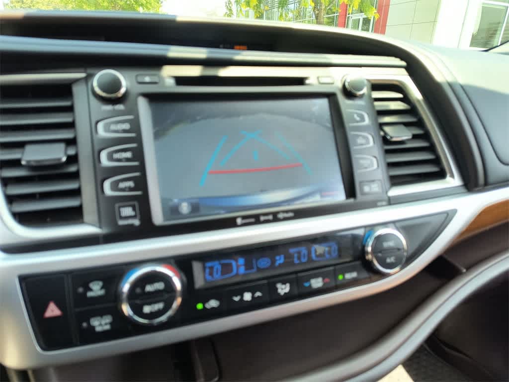 Thumbnail: 2017 Toyota Highlander - 17