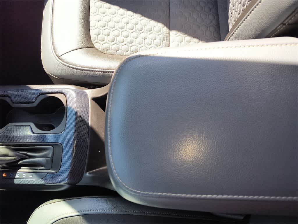 Thumbnail: 2017 Chevrolet Colorado - 21