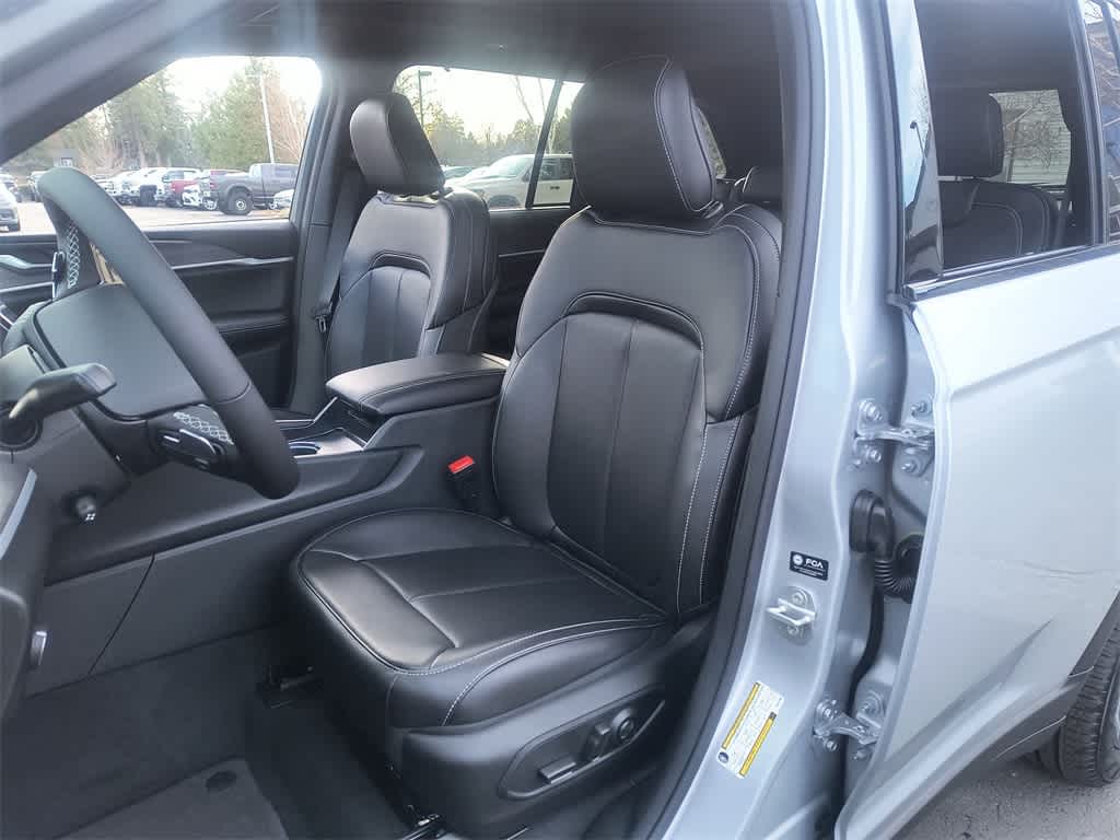 Thumbnail: 2025 Jeep Grand Cherokee - 11