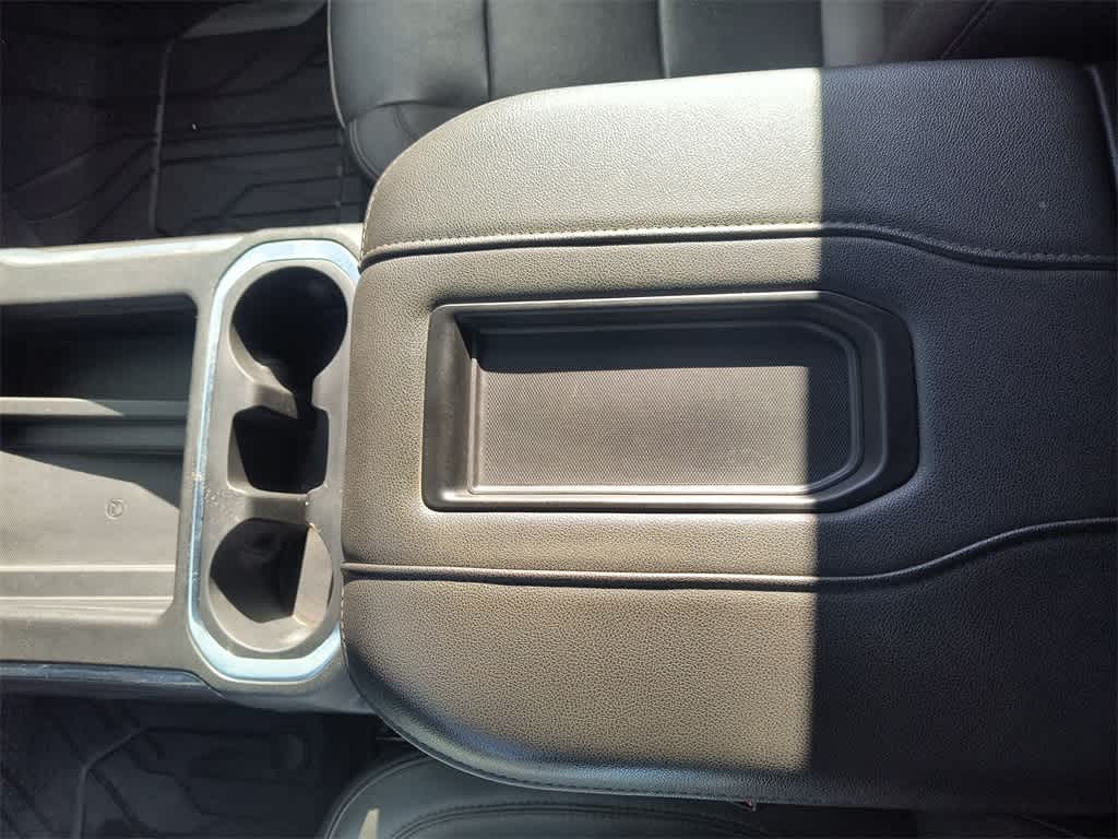 Thumbnail: 2022 Chevrolet Silverado 3500 - 21