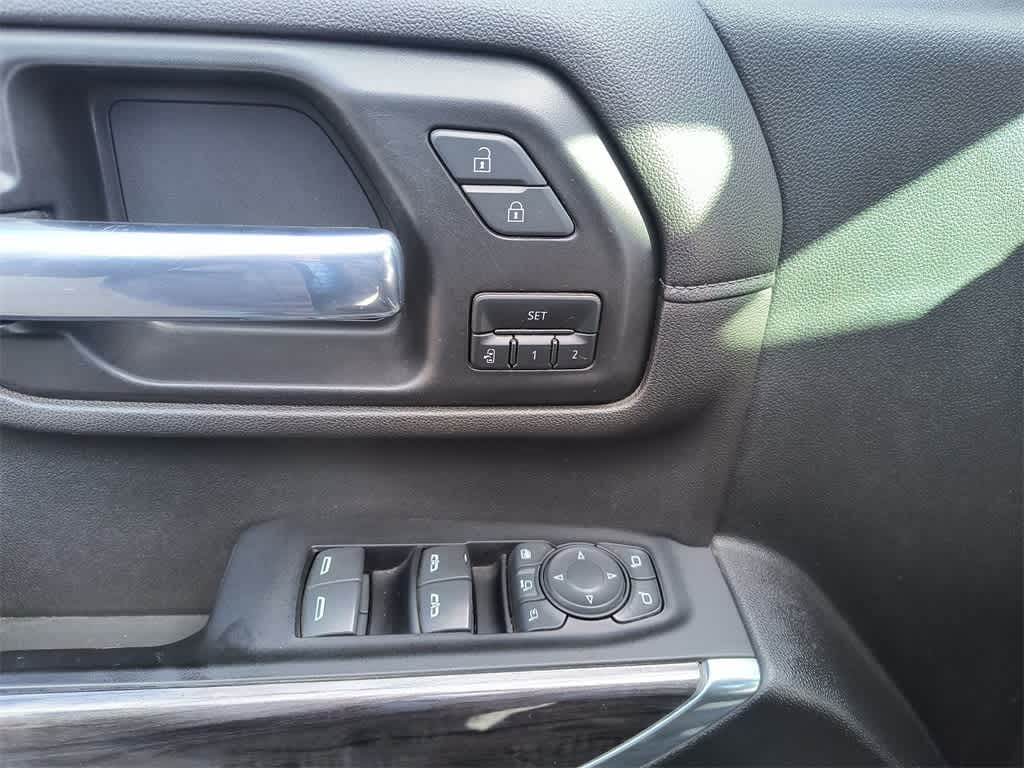 Thumbnail: 2022 Chevrolet Silverado 3500 - 13