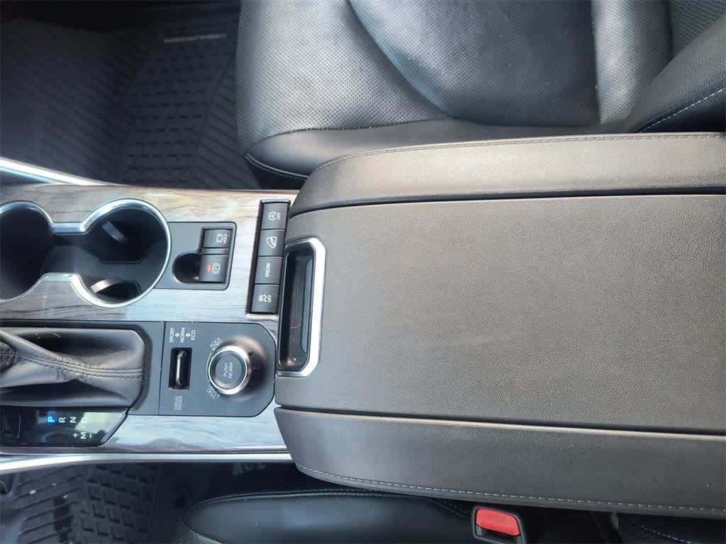 Thumbnail: 2020 Toyota Highlander - 21