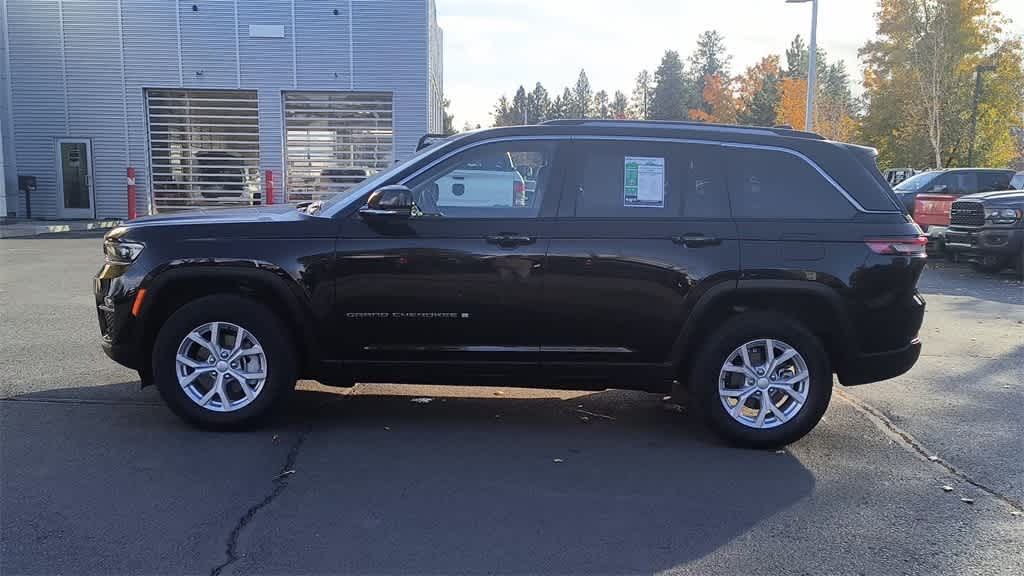 Thumbnail: 2023 Jeep Grand Cherokee - 5