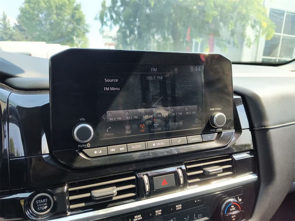 Thumbnail: 2023 Nissan Pathfinder - 16