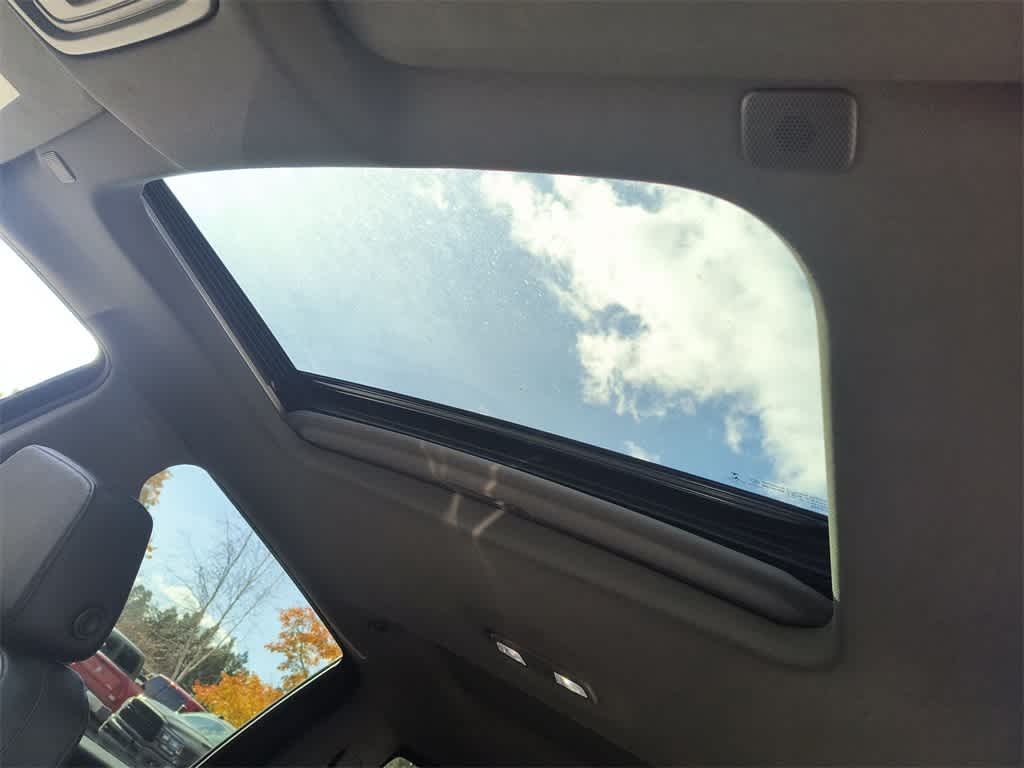 Thumbnail: 2022 Chevrolet Silverado 3500 - 22