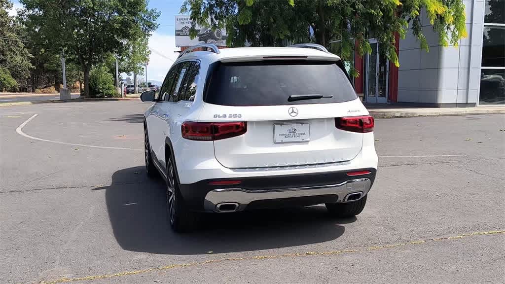 Thumbnail: 2023 Mercedes-Benz GLB - 7