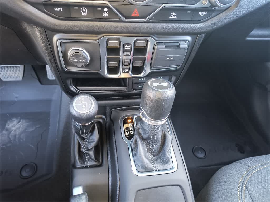 2025 Jeep Wrangler Sport S 19
