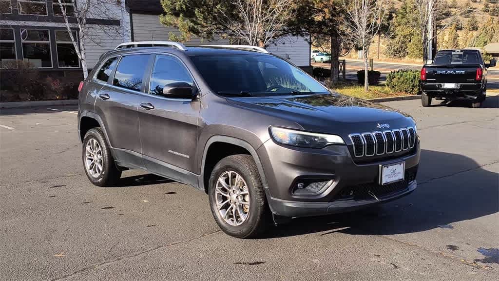 Thumbnail: 2019 Jeep Cherokee - 3