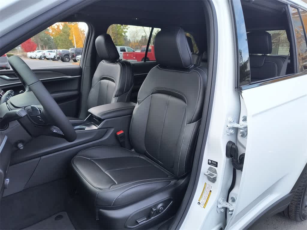 Thumbnail: 2025 Jeep Grand Cherokee - 11