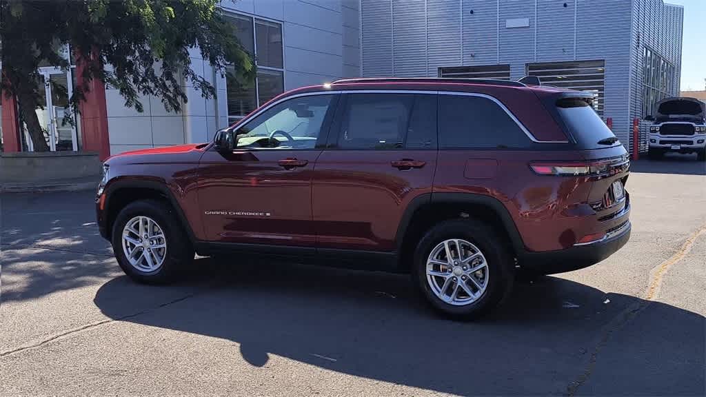 Thumbnail: 2025 Jeep Grand Cherokee - 6