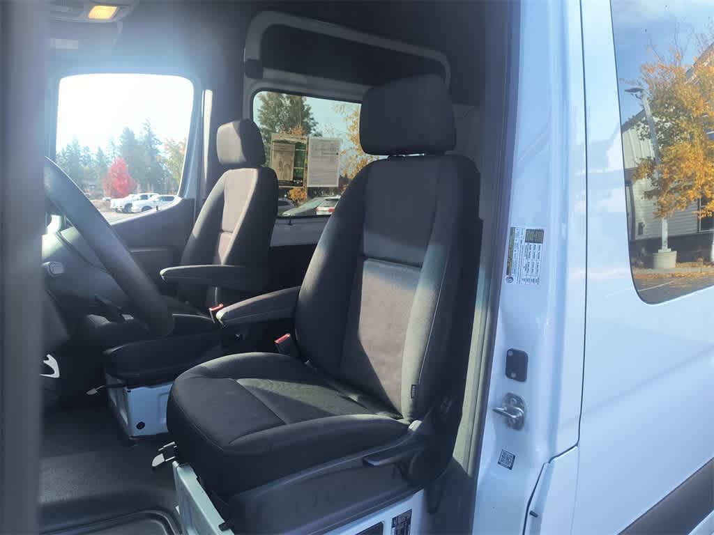 Thumbnail: 2023 Mercedes-Benz Sprinter - 11
