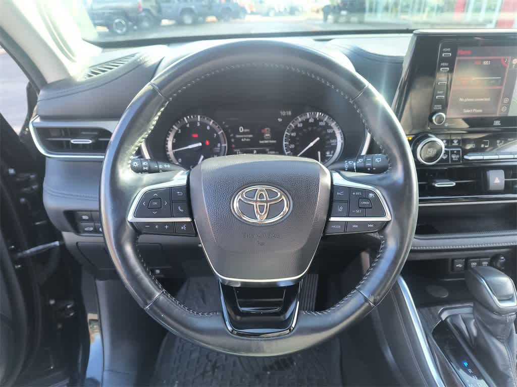 Thumbnail: 2020 Toyota Highlander - 14