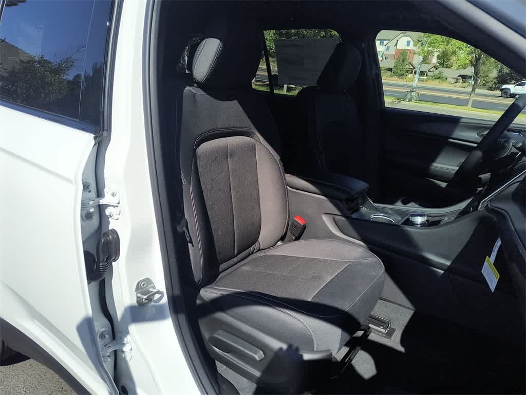 Thumbnail: 2025 Jeep Grand Cherokee - 24