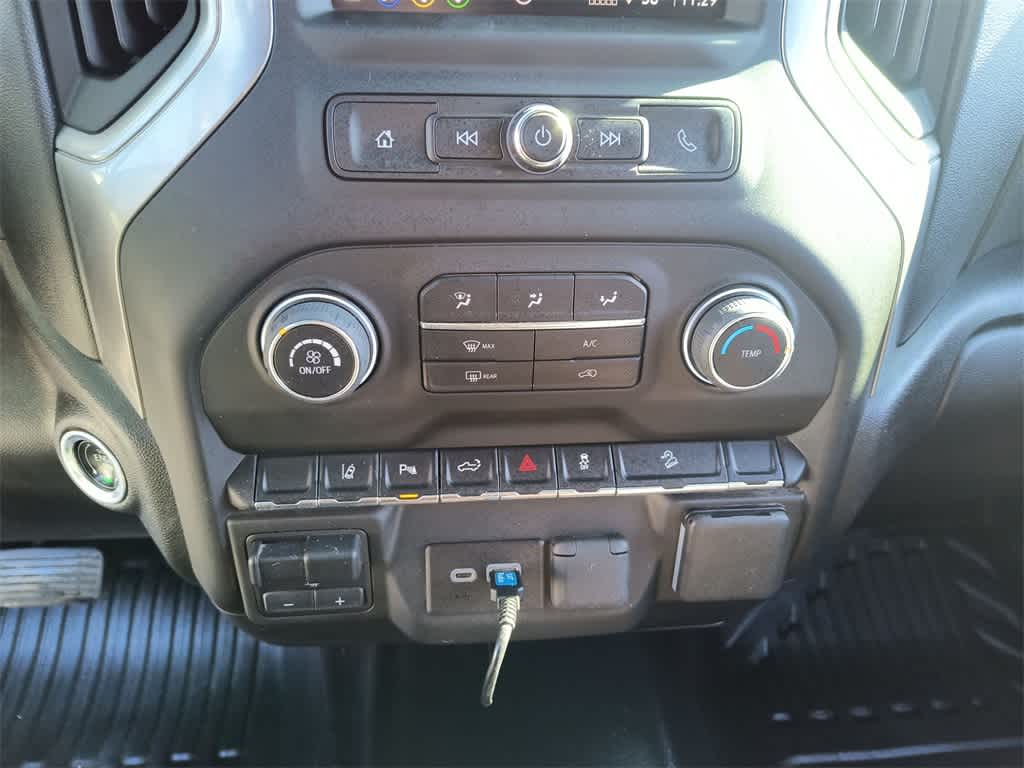 Thumbnail: 2024 Chevrolet Silverado 3500 - 18