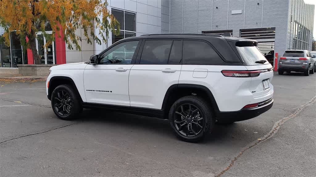 Thumbnail: 2025 Jeep Grand Cherokee - 6