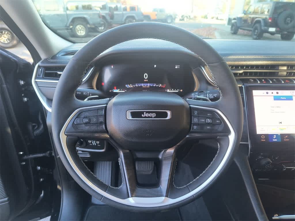 Thumbnail: 2023 Jeep Grand Cherokee - 14