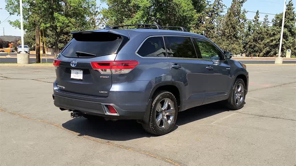 Thumbnail: 2017 Toyota Highlander - 9
