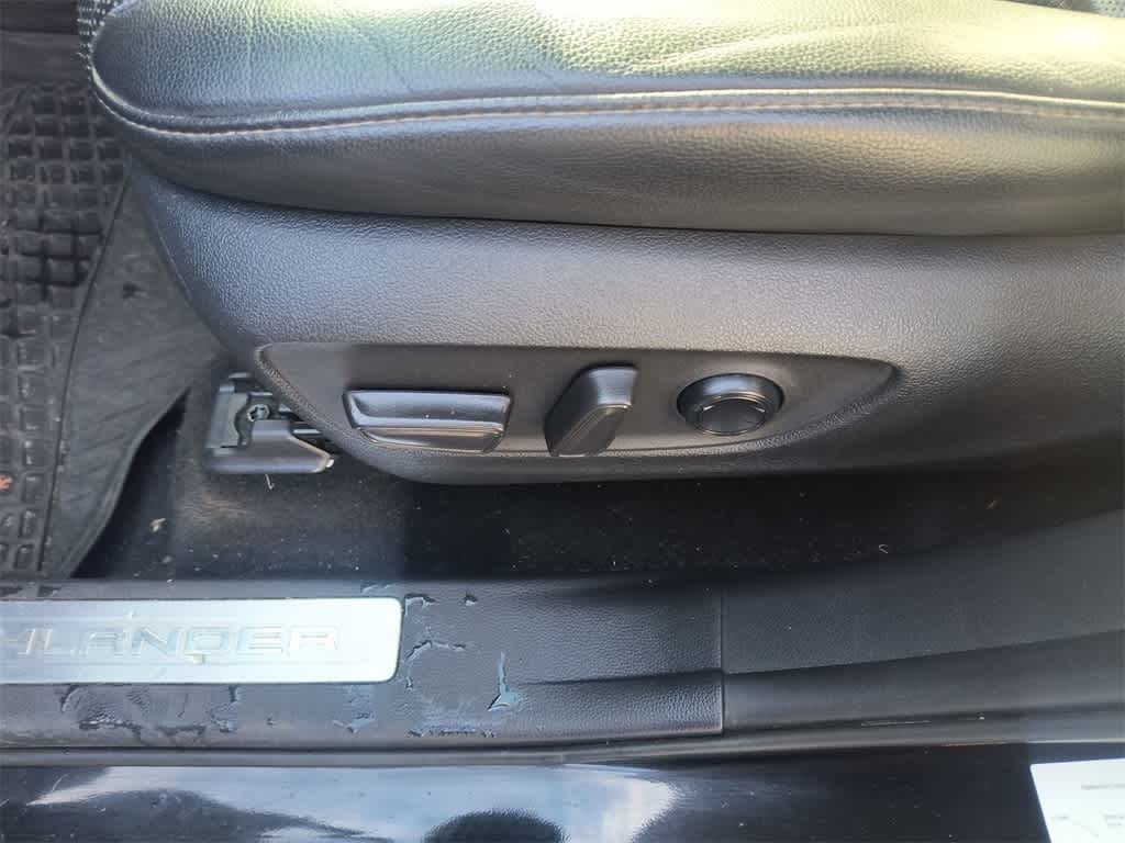 Thumbnail: 2020 Toyota Highlander - 12