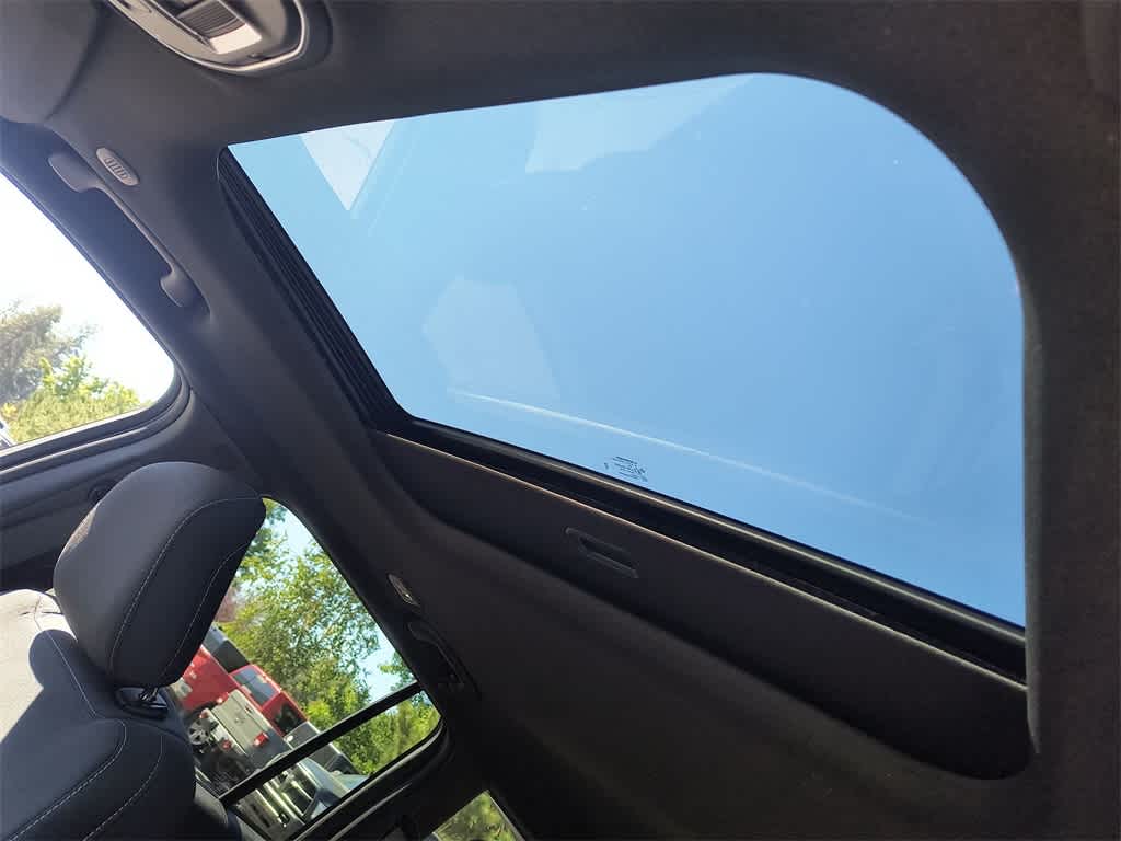 Thumbnail: 2025 Jeep Grand Cherokee - 21