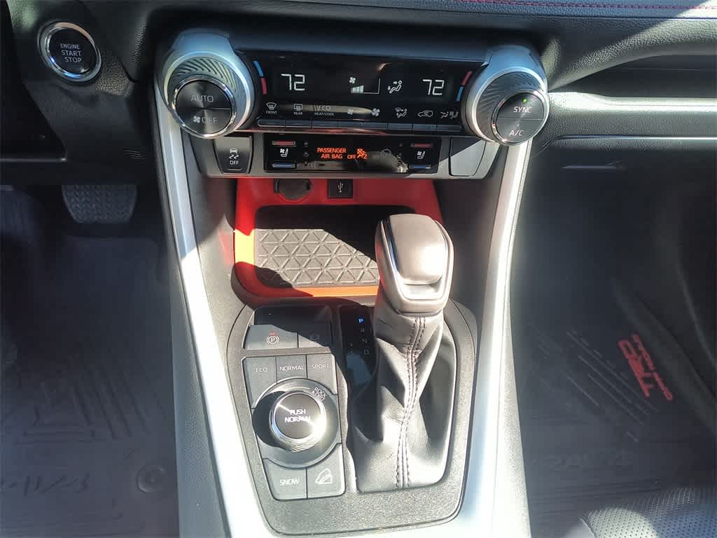 Thumbnail: 2022 Toyota RAV4 - 19