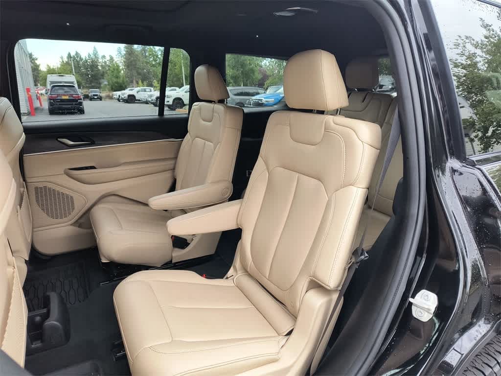 Thumbnail: 2024 Jeep Grand Cherokee L - 23