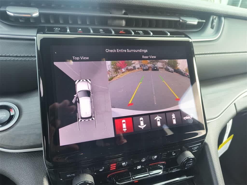 Thumbnail: 2025 Jeep Grand Cherokee - 17