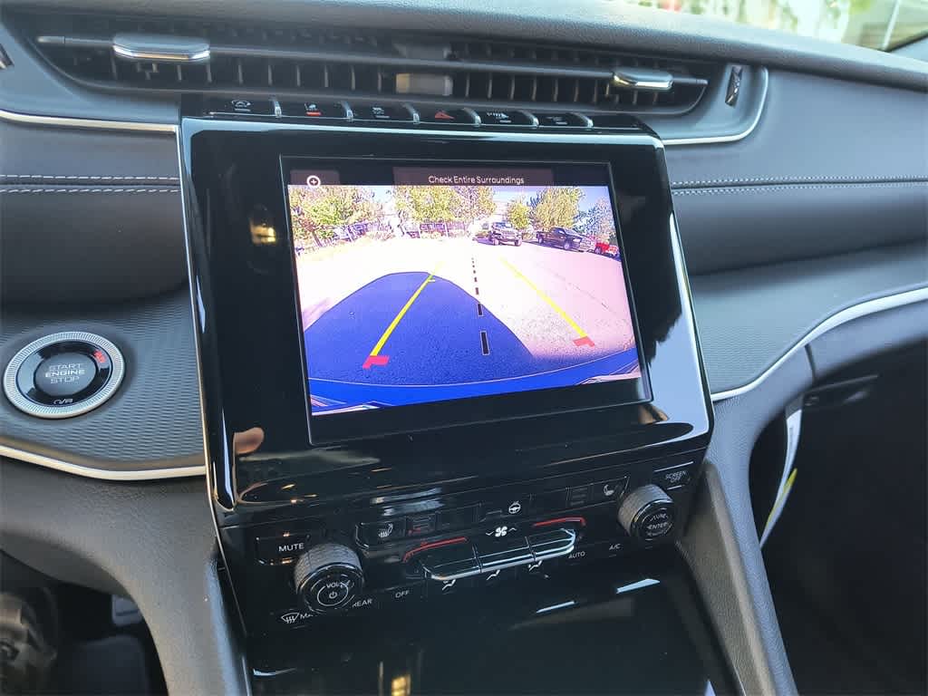 Thumbnail: 2025 Jeep Grand Cherokee - 17