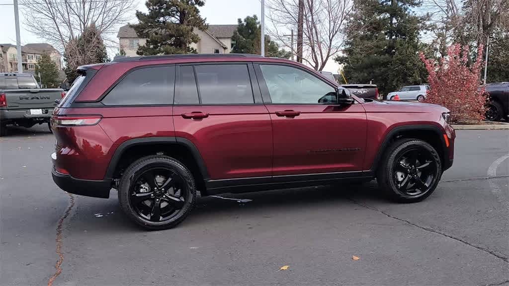 Thumbnail: 2025 Jeep Grand Cherokee - 9