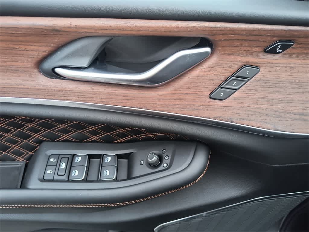 Thumbnail: 2025 Jeep Grand Cherokee L - 13