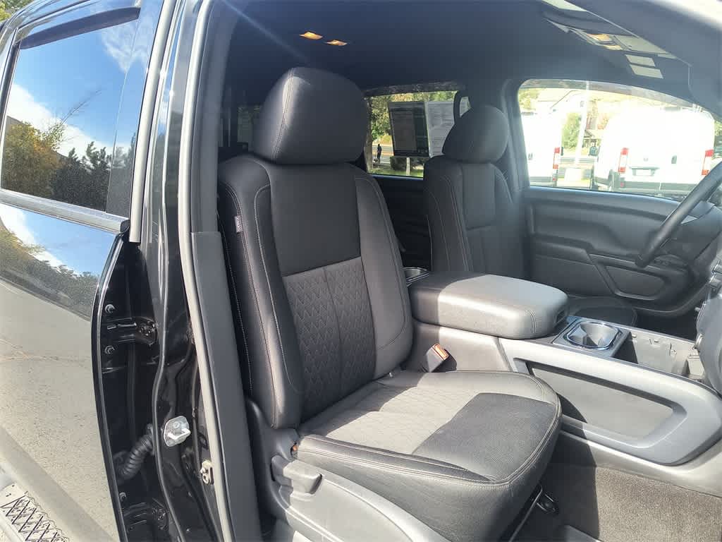 Thumbnail: 2018 Nissan Titan - 24