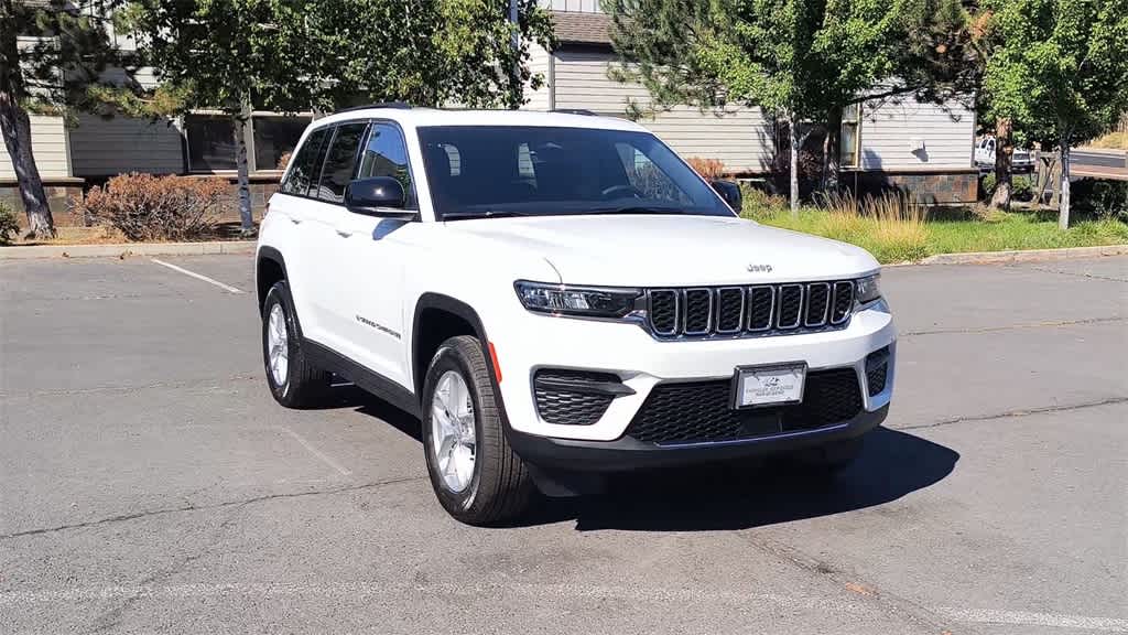 Thumbnail: 2025 Jeep Grand Cherokee - 3