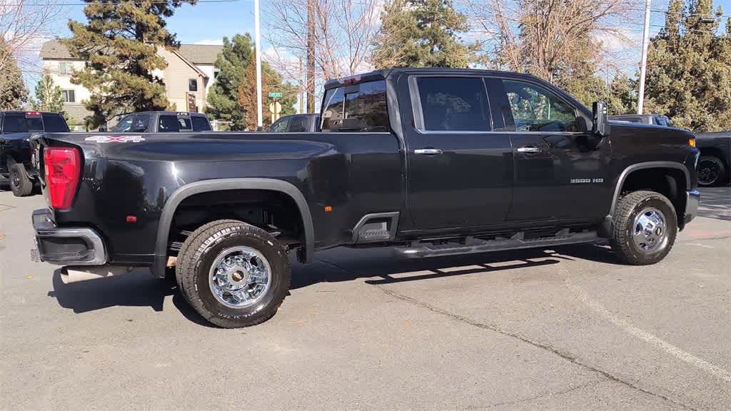 Thumbnail: 2022 Chevrolet Silverado 3500 - 9